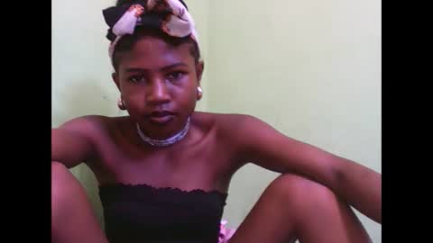 Snapshot of hasleyinah chatting on 04/08/26, 12:05 hasleyinah online show from 04/08/26, 12:05