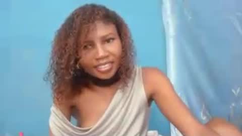 Snapshot of hasleyinah chatting on 06/16/26, 06:05 hasleyinah online show from 06/16/26, 06:05