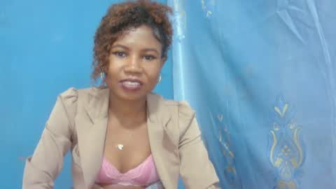 Snapshot of hasleyinah chatting on 06/19/26, 07:28 hasleyinah online show from 06/19/26, 07:28