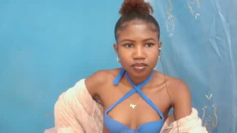 Snapshot of hasleyinah chatting on 07/18/26, 11:25 hasleyinah online show from 07/18/26, 11:25
