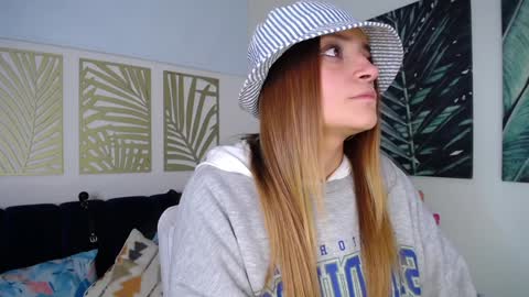 Nicole online show from 02/04/25, 05:53