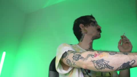 More content   2   online show from 06/08/26, 01:28