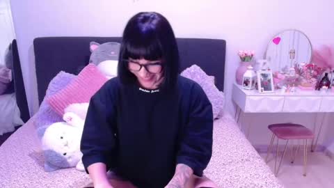 petunia  online show from 12/05/24, 10:01