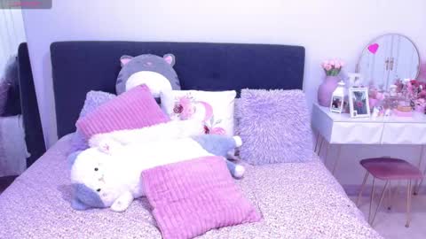 petunia  online show from 12/07/24, 04:31