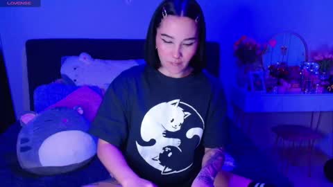 petunia  online show from 12/14/24, 10:56