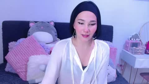 petunia  online show from 09/15/25, 07:08