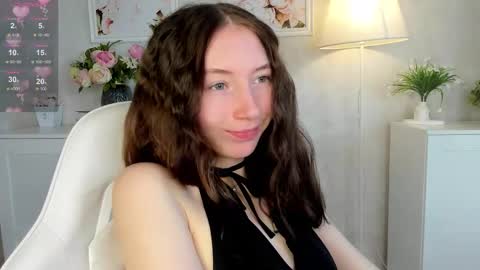 Snapshot of havefunwithmee_ chatting on 10/25/25, 08:55 Lola online show from 10/25/25, 08:55
