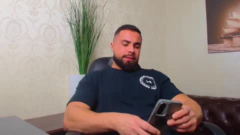 HayesWood online show from 11/30/25, 05:55