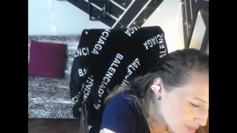 hayley miller online show from 02/14/25, 08:21