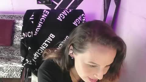 hayley miller online show from 02/25/25, 08:36