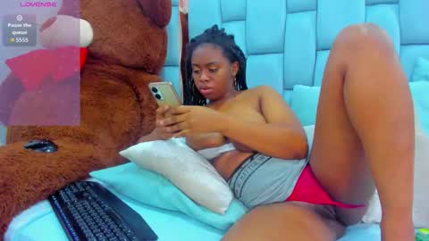 hazel_lanee online show from 02/15/26, 07:51
