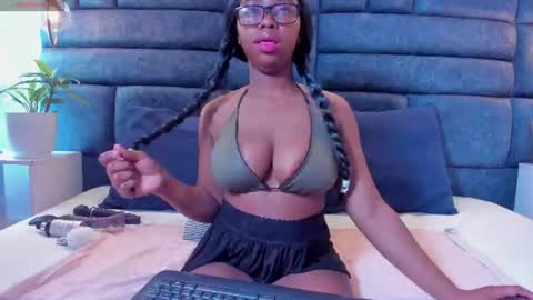 hazel_lanee online show from 07/20/26, 04:16