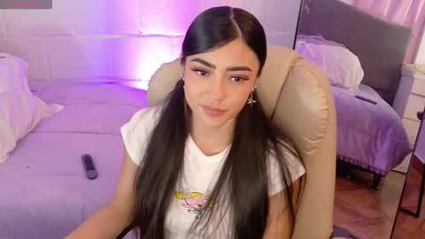 Snapshot of hazel_lynn_ross_ chatting on 11/20/25, 07:57 HAZEL LYNN ROSS online show from 11/20/25, 07:57