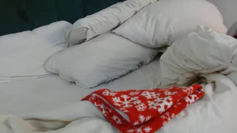 Snapshot of hazel_skye chatting on 12/10/24, 02:50 Hazel online show from 12/10/24, 02:50