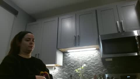 Snapshot of hazel_skye chatting on 02/06/25, 12:43 Hazel online show from 02/06/25, 12:43