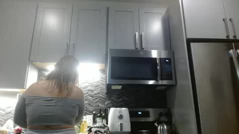 Snapshot of hazel_skye chatting on 02/25/25, 01:30 Hazel online show from 02/25/25, 01:30