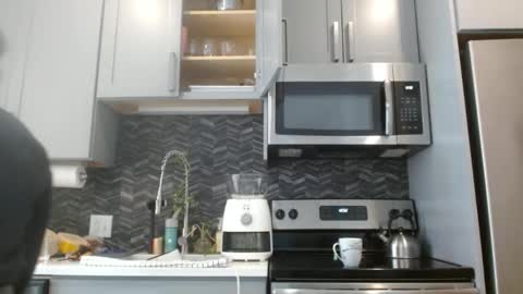 Snapshot of hazel_skye chatting on 02/27/25, 06:31 Hazel online show from 02/27/25, 06:31