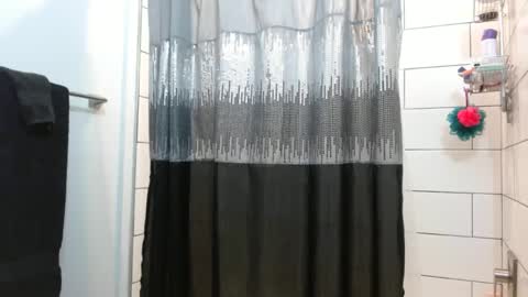 Snapshot of hazel_skye chatting on 03/03/25, 04:24 Hazel online show from 03/03/25, 04:24