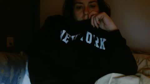 Snapshot of hazel_skye chatting on 10/11/25, 01:49 Hazel online show from 10/11/25, 01:49