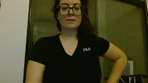 Snapshot of hazel_skye chatting on 10/13/25, 01:22 Hazel online show from 10/13/25, 01:22