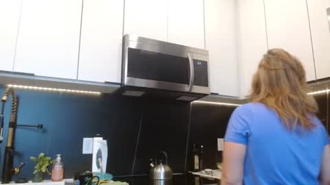 Hazel online show from 06/04/26, 02:12