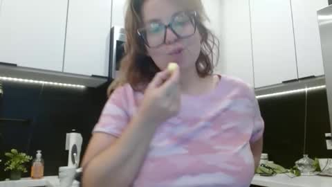 Hazel online show from 06/08/26, 03:45