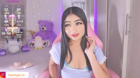 Snapshot of hazelbabee_ chatting on 12/03/25, 08:23 Lynn online show from 12/03/25, 08:23