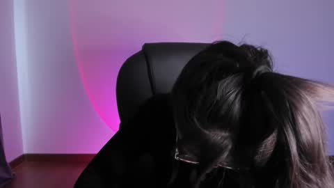 Snapshot of hazelkush00 chatting on 09/23/25, 08:01 HazelKush online show from 09/23/25, 08:01