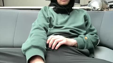 Snapshot of hchappel19 chatting on 10/05/25, 01:42 hchappel19 online show from 10/05/25, 01:42