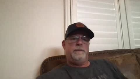 Snapshot of hdeuce22 chatting on 12/18/25, 05:41 Hdeuce22 online show from 12/18/25, 05:41