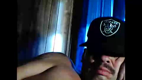 Snapshot of headshop_ chatting on 05/26/26, 06:26 Cloudznpointzsex online show from 05/26/26, 06:26