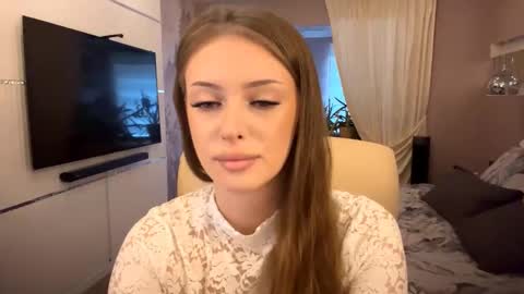 Snapshot of heart_petal chatting on 11/11/25, 09:09 Mona online show from 11/11/25, 09:09