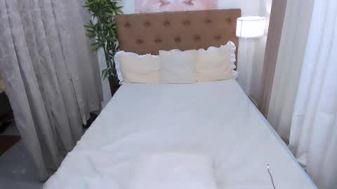 Snapshot of heaven_amethyst chatting on 10/15/25, 03:56 Goddess Heaven online show from 10/15/25, 03:56