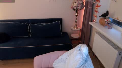 Snapshot of heaven_chloe chatting on 11/07/25, 01:22 Heaven girl online show from 11/07/25, 01:22