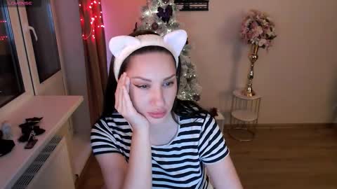 Snapshot of heaven_chloe chatting on 12/05/25, 02:47 Heaven girl online show from 12/05/25, 02:47