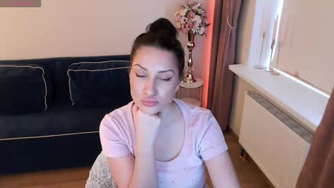 Snapshot of heaven_chloe chatting on 03/12/26, 02:23 Heaven girl online show from 03/12/26, 02:23