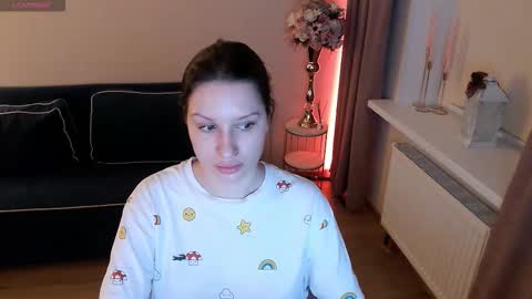 Snapshot of heaven_chloe chatting on 03/22/26, 06:22 Heaven girl online show from 03/22/26, 06:22