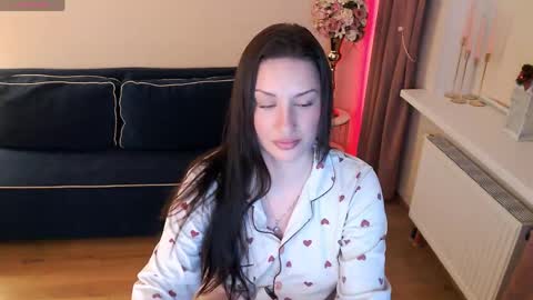 Snapshot of heaven_chloe chatting on 04/13/26, 06:57 Heaven girl online show from 04/13/26, 06:57