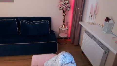 Snapshot of heaven_chloe chatting on 04/18/26, 06:34 Heaven girl online show from 04/18/26, 06:34