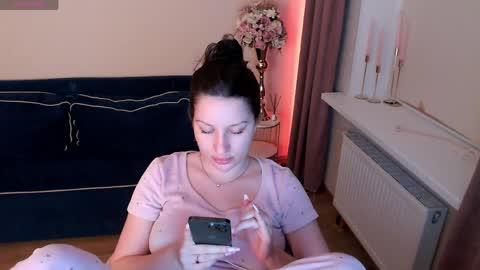 Snapshot of heaven_chloe chatting on 05/03/26, 06:36 Heaven girl online show from 05/03/26, 06:36