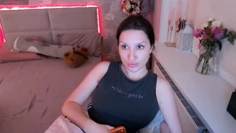 Snapshot of heaven_chloe chatting on 06/20/26, 08:44 Heaven girl online show from 06/20/26, 08:44