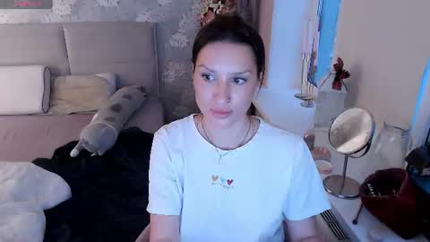 Snapshot of heaven_chloe chatting on 07/03/26, 07:31 Heaven girl online show from 07/03/26, 07:31