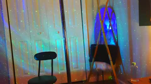 Snapshot of heavenllyy chatting on 10/13/25, 03:28 Heavenllyy online show from 10/13/25, 03:28