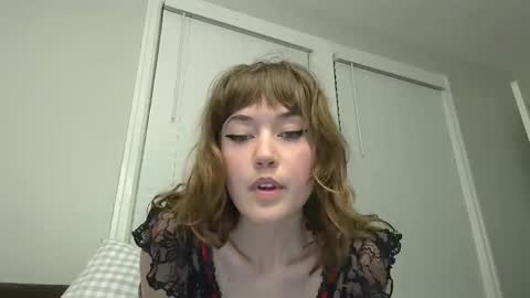 Snapshot of heavenlysiren chatting on 04/10/26, 03:01 heavenlysiren online show from 04/10/26, 03:01