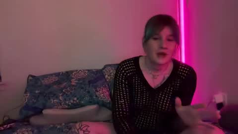 Snapshot of heavensentttt chatting on 01/18/25, 06:24 Saoirse online show from 01/18/25, 06:24