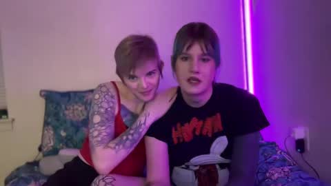 Snapshot of heavensentttt chatting on 01/19/25, 06:31 Saoirse online show from 01/19/25, 06:31