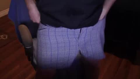 Snapshot of heavilyhung chatting on 03/04/25, 04:49 John online show from 03/04/25, 04:49