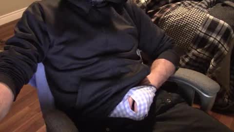 Snapshot of heavilyhung chatting on 10/23/25, 02:11 John online show from 10/23/25, 02:11