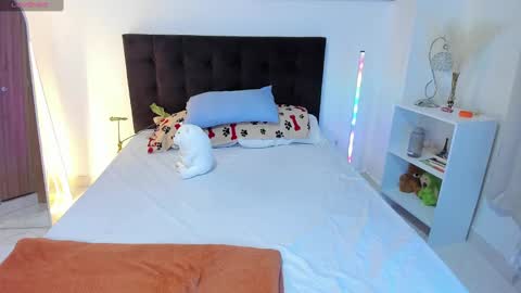 Amandabelk online show from 01/01/25, 01:37