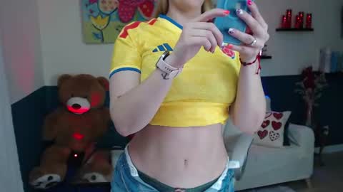 hebelongs2her online show from 06/17/26, 08:32